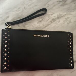 MICHAEL Michael Kors Women's Jet Set Travel Leather Zip Clutch, Black